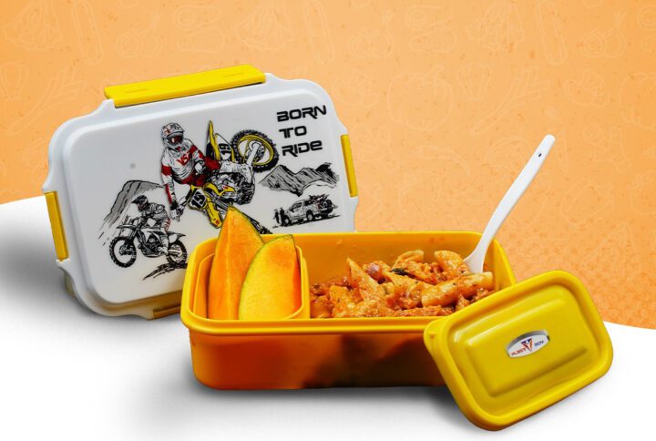 Lunch Box with Mango and pasta